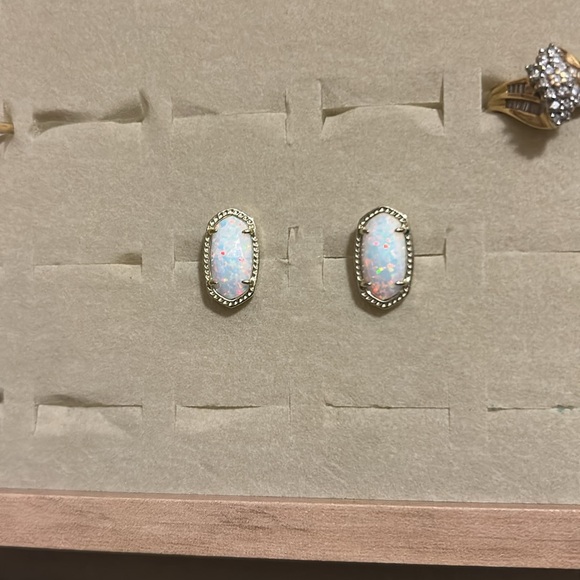 Kendra Scott Elegant Earrings - Picture 2 of 6